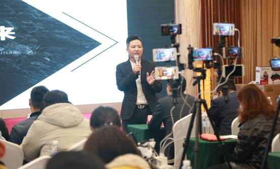“同攜手?創未來鍋奢品牌原始股權簽約盛典”鍋奢攜手品牌原始股東共創輝煌