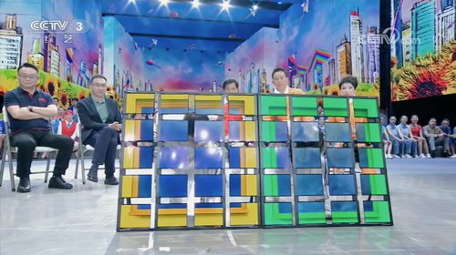 央視綜藝頻道獨(dú)家揭秘：柔宇科技全柔性屏帶來(lái)強(qiáng)烈視覺(jué)震撼
