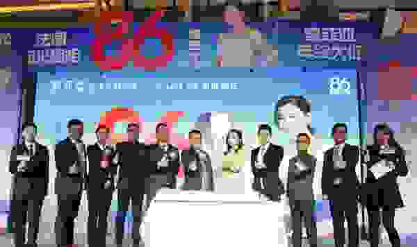 司米品質體驗官佘詩曼空降武漢助力簽售會，法國司米櫥柜大受追捧！