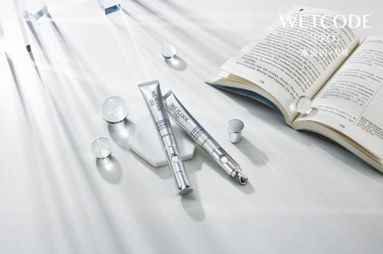 會玩IP更懂你！水密碼白金熨斗專研眼霜憑實力出圈