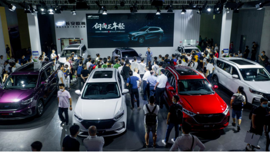 主打10萬級市場 “新運動SUV”長安歐尚X5內飾圖露出！
