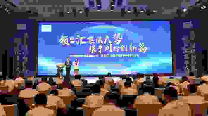 營銷賦能渠道“聚變”，伊利金領冠總裁 明星聯動直播Show正式啟幕