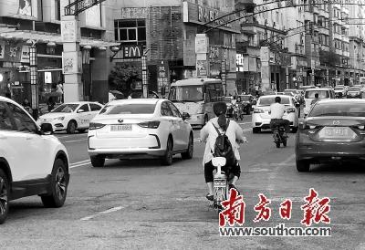 立法！讓電動自行車走上“正途”
