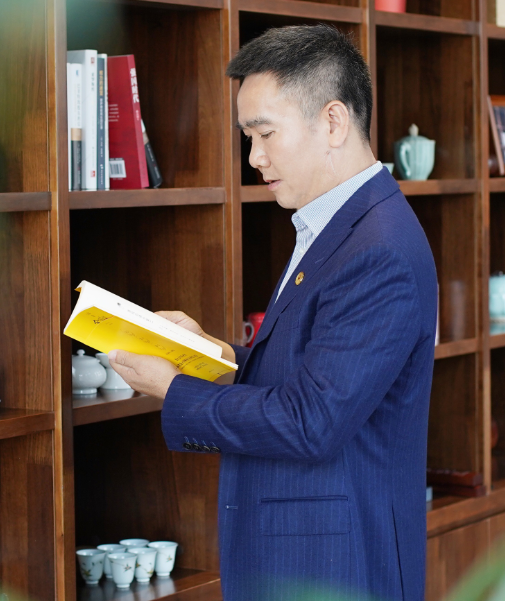 大蜂控股董事長奚春陽談“公益”