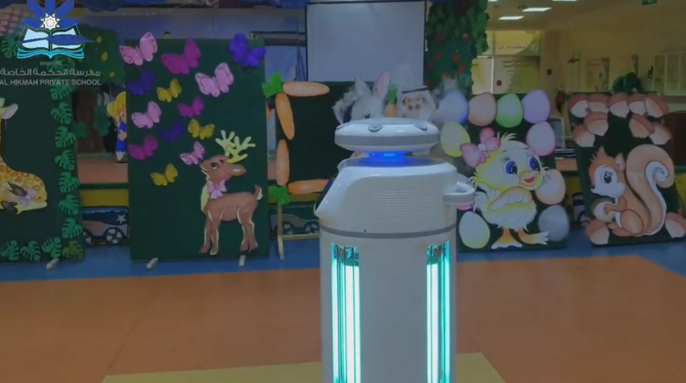 九月開學季 擎朗消毒機器人入駐阿拉伯校園