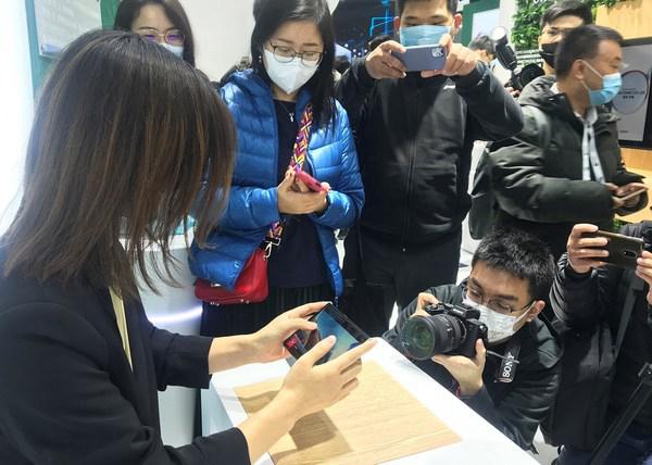 斯普奧汀與OPPO合作開發隔空無線充電解決方案正式亮相MWC
