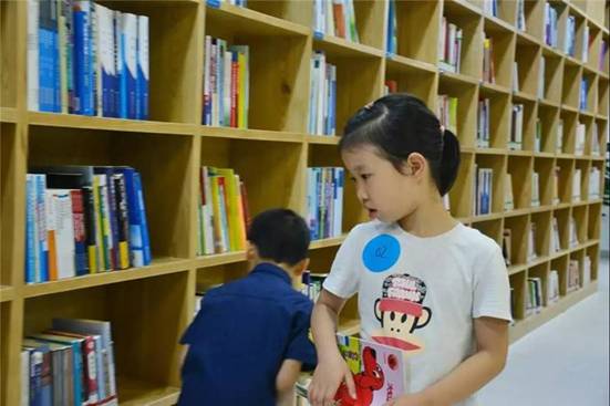 花果園白宮附近的南明區團圖書館再設分館,目前存書達1000冊!