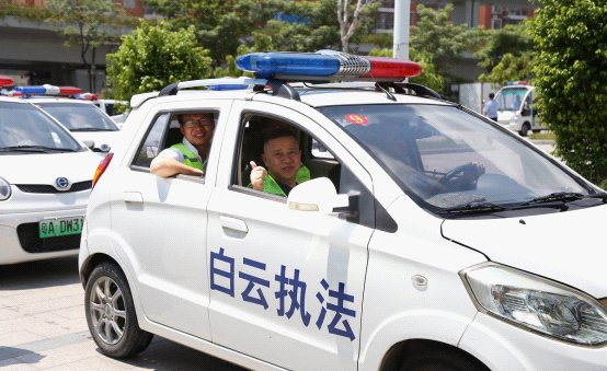 合生雅居贊助警車 助力鐘落潭鎮(zhèn)巡邏防控