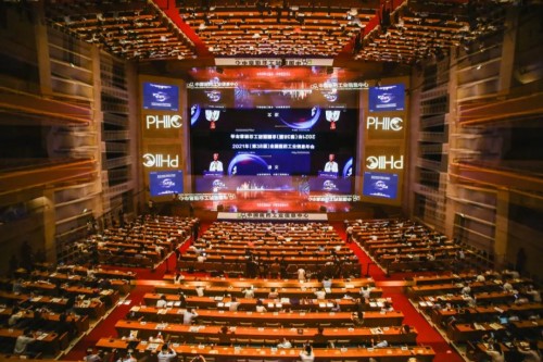 未來可期！萬澤雙奇獲評“2021年中國醫藥工業最具成長力企業”！