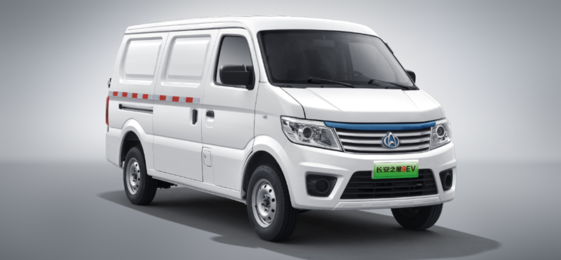 長安之星9EV行駛中斷電停車險釀車禍 車主稱買回來后一直在修
