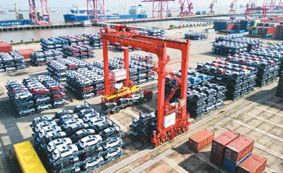 國產汽車“加大油門”駛向全球 前10個月中國汽車出口創新高