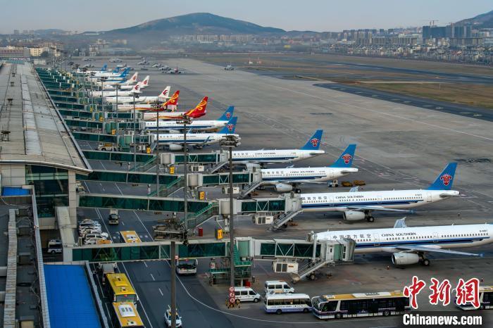 三大航司年虧損均破百億 航空業(yè)何時(shí)由冬轉(zhuǎn)春