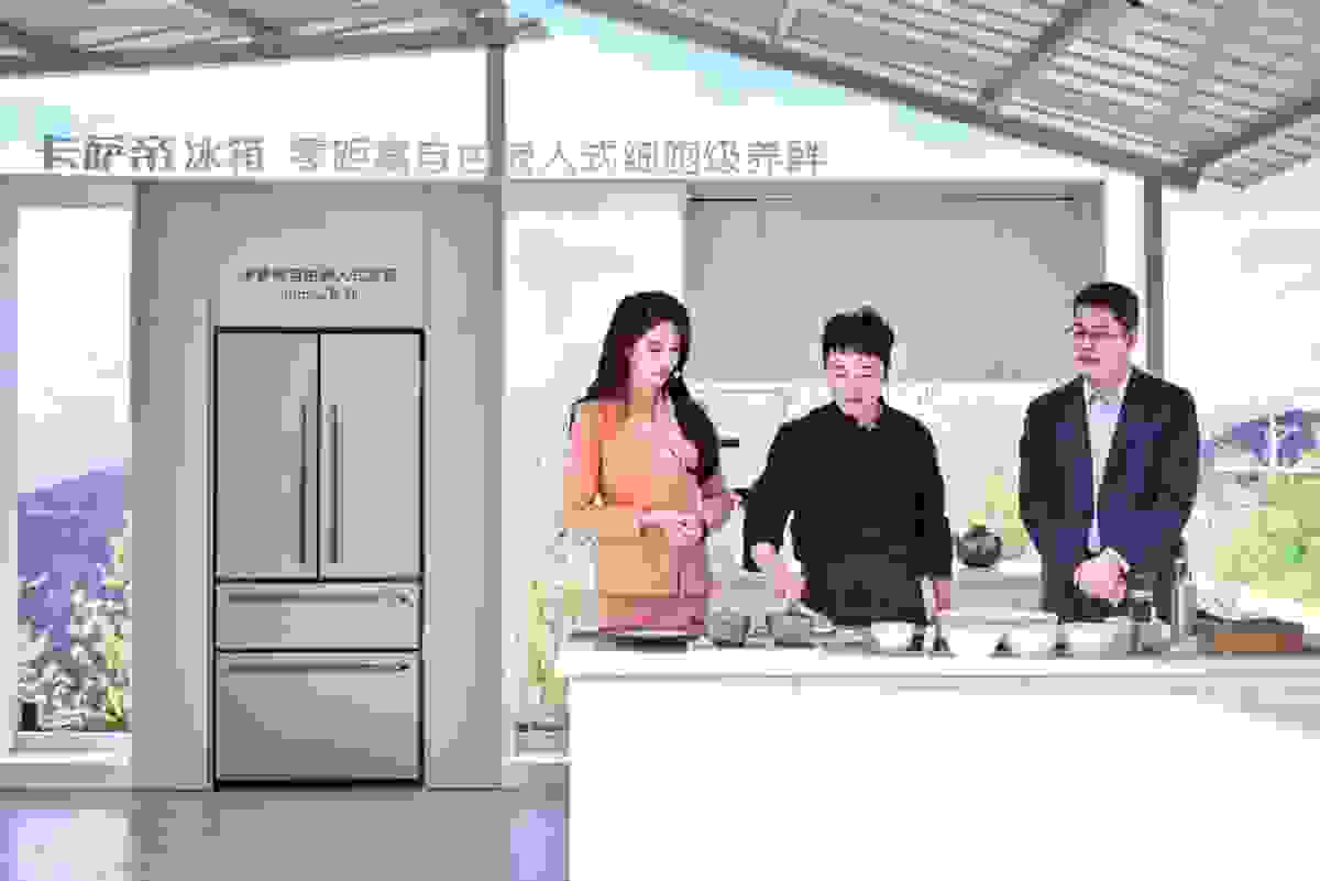 “云發布會”沒意思？為了最佳體驗她將新品搬上雪山