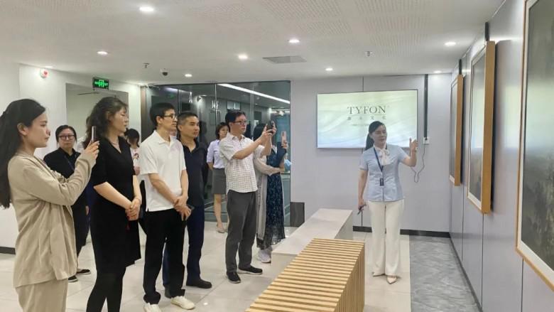 泰豐文化丨省市區(qū)三級領(lǐng)導(dǎo)和專家組一行蒞臨泰豐文化參觀調(diào)研