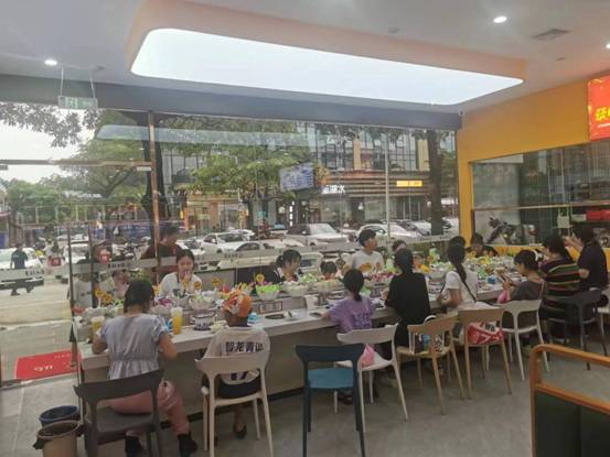 蜀味往事旋轉熱鹵鍋跟隨飲食潮流，滿足消費者多元化的需求