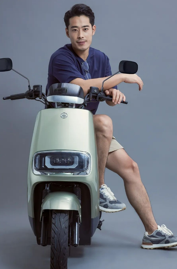 愛瑪破冰電動車：非凡動力源自引擎聚能電機，超長續航性能出眾更豪華