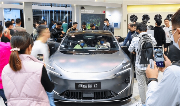 阿維塔12踐行“未來設計”，智駕實力超乎想象