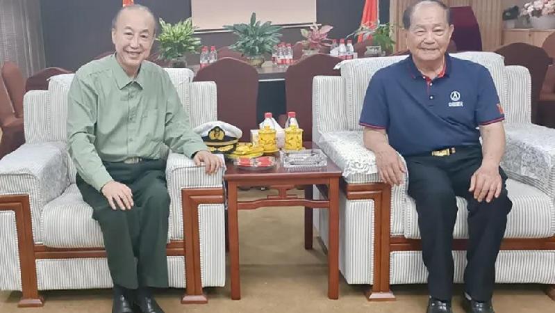 高舉愛國主義旗幟 推動全民國防教育——訪香港華僑華人總商會榮譽(yù)會長施乃康