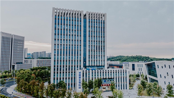 江蘇省委副書(shū)記、省長(zhǎng)許昆林赴諾唯贊調(diào)研
