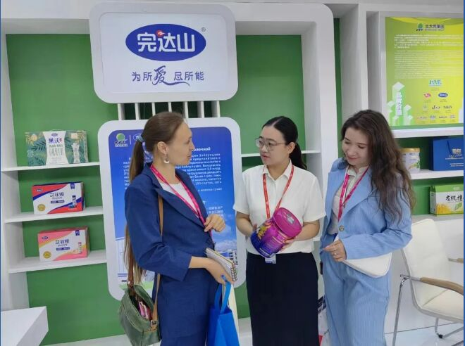 北大荒完達山乳業攜明星產品亮相第七屆中俄博覽會