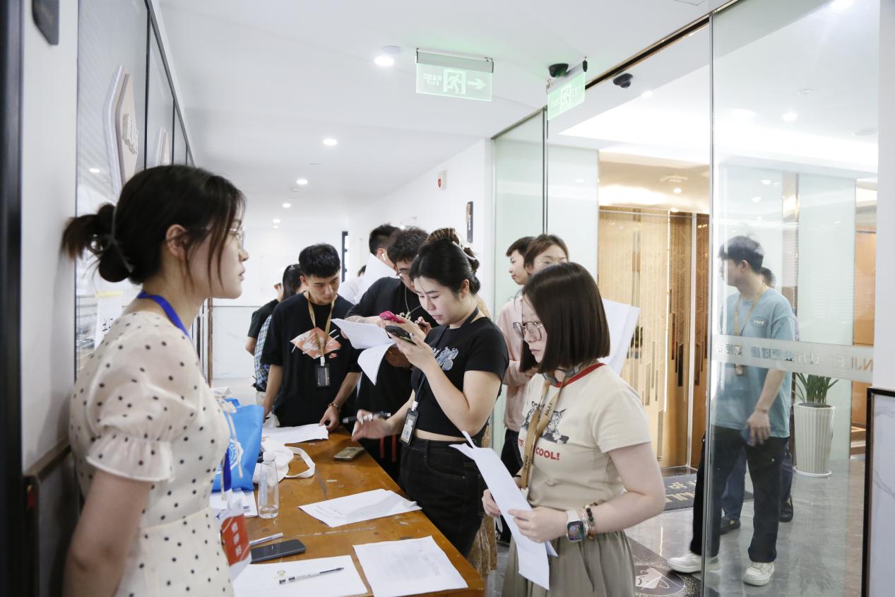 硬核證書！安潔利火熱開展國家級“鑒定估價師”職業(yè)技能等級認(rèn)定，搭建行業(yè)標(biāo)準(zhǔn)，為行業(yè)擴充人才