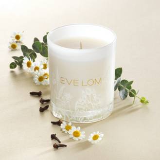EVE LOM伊芙瓏「林中噴泉」精油香氛蠟燭上市，引領(lǐng)情緒護(hù)膚新體驗(yàn)