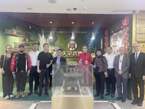 鄂爾多斯市貿(mào)促會(僑聯(lián))參訪天泉鼎豐空氣制水