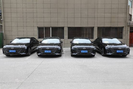 中國汽車的驕傲！艾瑞澤8入選2024年兩會服務(wù)用車