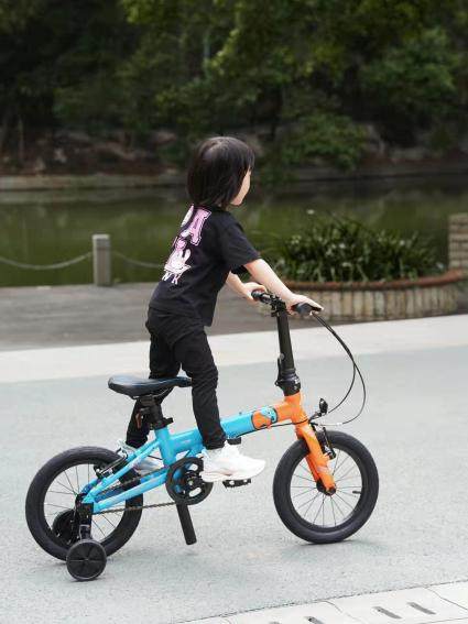 sooibe書比跨齡折疊童車，4至13歲一輛車就夠了