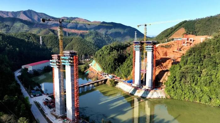 黃洞大寧河大橋。覃岑往 攝 來源：賀州交通.jpg