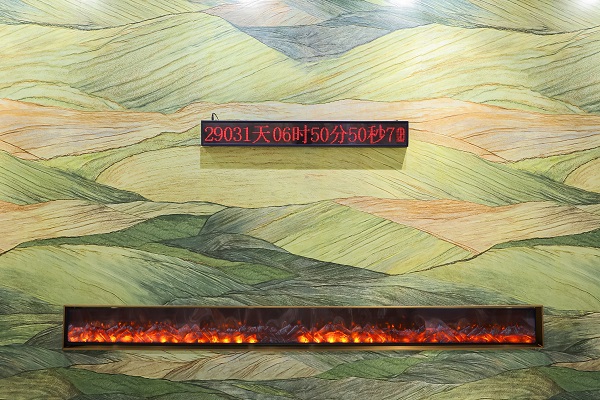 3. 簡一百年發展倒計時牌.jpg