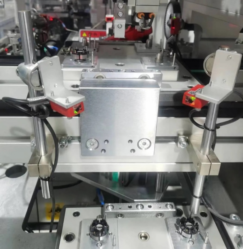 勞易測應用案例 汽車零部件裝配線光電傳感器解決方案