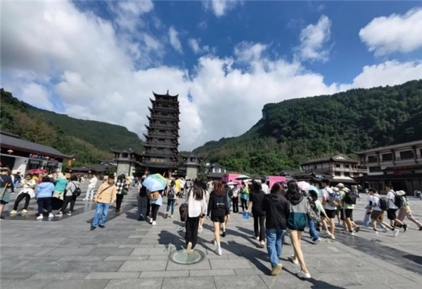 移動(dòng)的課堂｜記朝陽(yáng)凱文學(xué)子學(xué)年末國(guó)內(nèi)外探索性深度研學(xué)