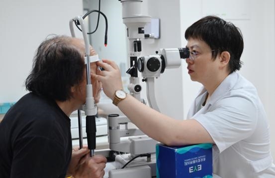 愛爾眼科多學科聯合精準施治，為超高度近視患者重燃光明希望