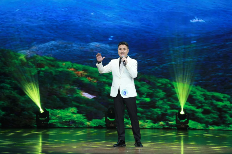 十佳歌手 沈華.jpg