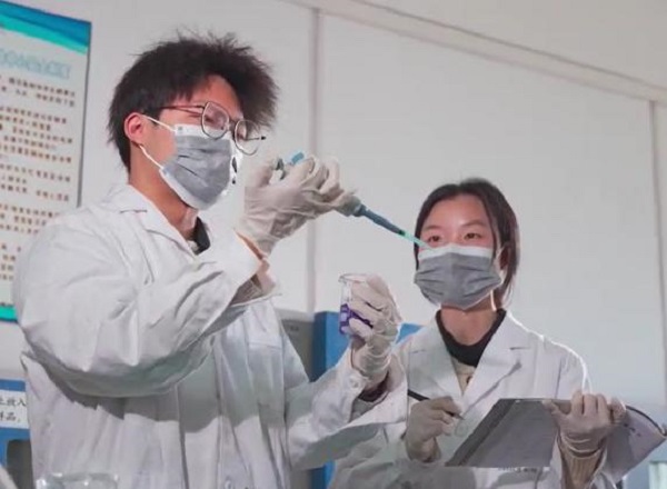 江西理工大學學子、ECHO+團隊成員逐夢電催化