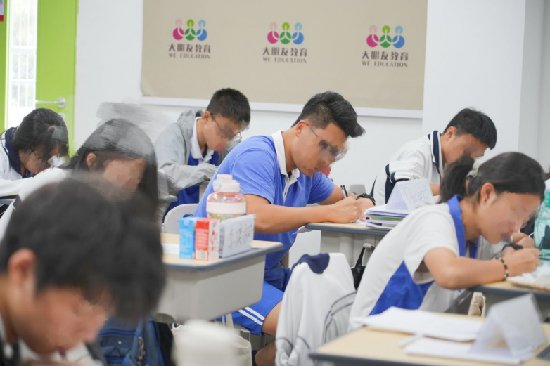 深圳大朋友中考復讀學校：重塑夢想贏戰中考，成就卓越未來