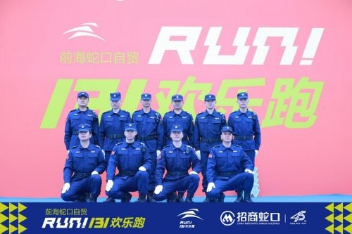 平凡崗亭里的守護星光